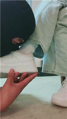 【蓝月大人】小白鞋白袜恋足狂舔 JS251023-34