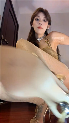 【不知名】泳衣臀炸    251023-27