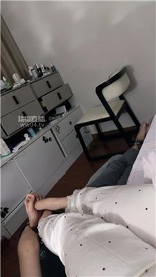 【Katie】无意识踩脚垫奴 JS251030-26