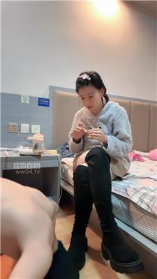 【小鱼大大】邻家女孩美腿玩哥哥 JS251101-20