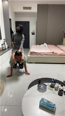 【尤黎】姐妹两训狗继父 JS251116-2