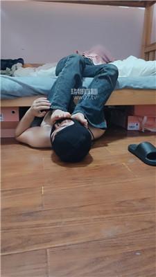 【是樱樱呀】宿舍内调脚垫奴 JS251127-40