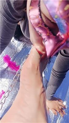 【小娘子】户外母狗恋足舔 JS251129-18