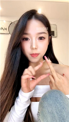 【妮可】裸足口水盯S    251207-21