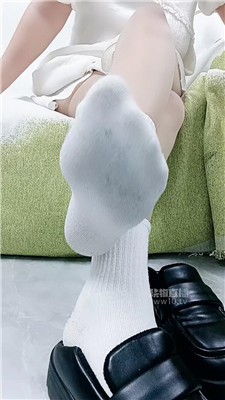 【依甜】老婆是媚黑的母狗    251213-24