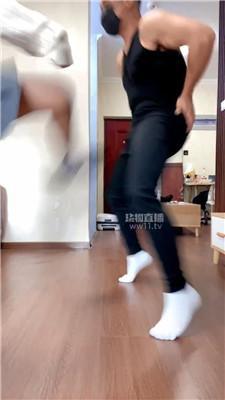 【海绵大大】皮鞋白袜连环踢裆 bf59895