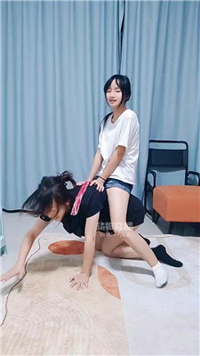 【小舞酱】闺蜜犬-白袜脚踩-鞭打 JS251229-21