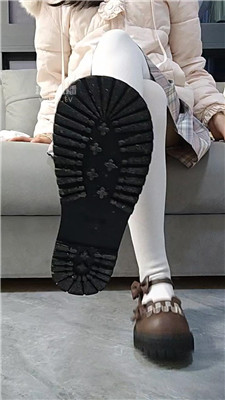 【佳怡】教室后排玩狗同桌    260105-7