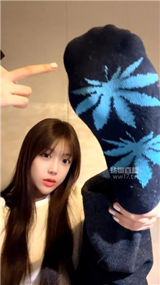 【萱萱子】臭棉袜裸足盯    260105-26