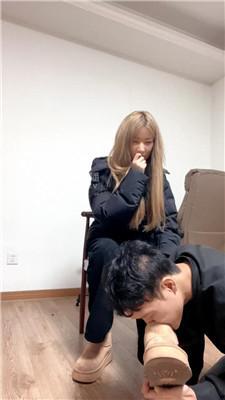 【煎饼狗子】脏鞋玉足狂舔-胯下辱 JS260108-18