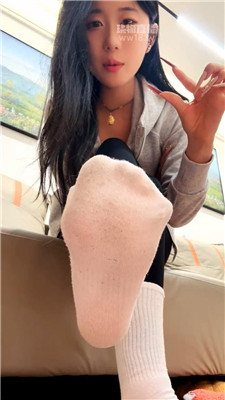 【芭妮】白袜口水裸足    260110-3