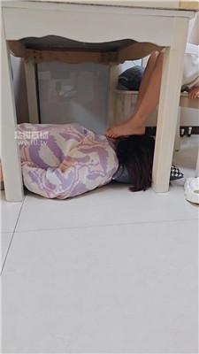 【是樱樱呀】臭脚丫蹂躏母狗 JS260131-22