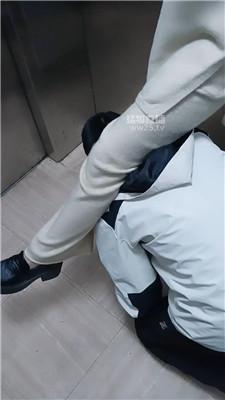 【路西法夫妻主】家奴服侍-户外遛狗 JS260301-23